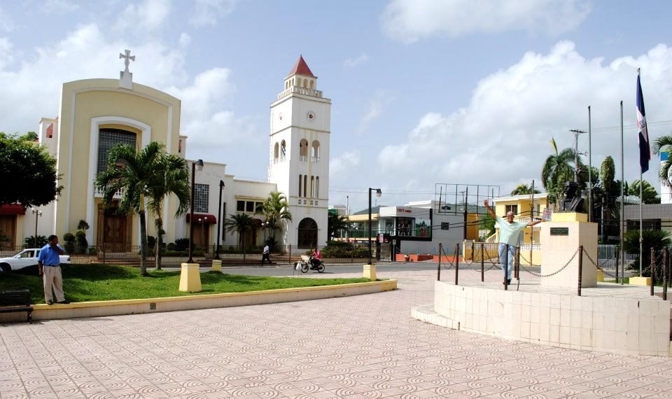 Iglesia y Parque de Cotuí